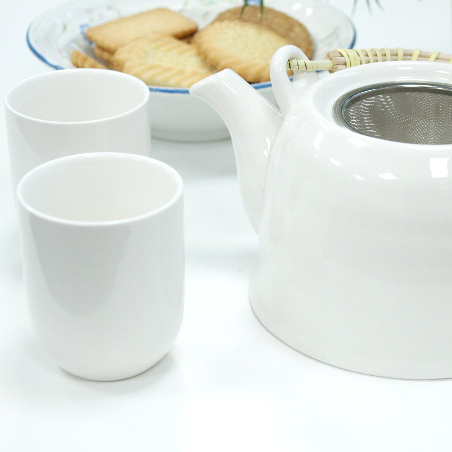 Herbal Tea Pot Set - Classic White - Premium Tea Pot Set from AW DS - Just £22! Shop now at Bean & Brew Co.